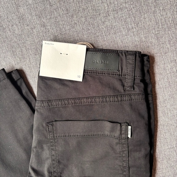 DL1961 Brady Slim, Black Cargo, Size 10 - Picture 8 of 9